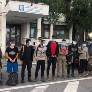 Zece cetăţeni din Afganistan, depistaţi la frontiera de vest