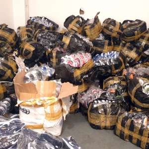 Textile și încălţăminte, în valoare de aproximativ 750.000 lei, confiscate la P.T.F. Giurgiu