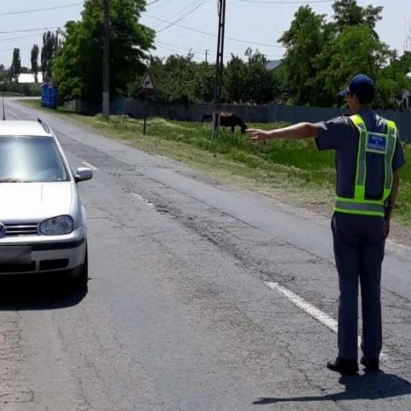 Sexagenar sub influența băuturilor alcoolice, depistat conducând de poliţiştii de frontieră