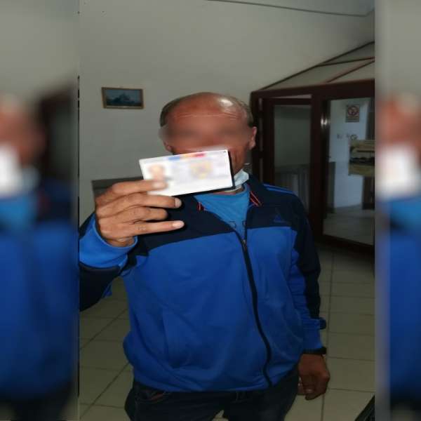 Carte de identitate falsă, cumpărată cu 250 de euro