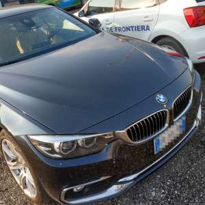 Autoturisme de lux căutate de autorităţile din Italia, respectiv Ungaria, descoperite de poliţiştii de frontieră de la P.T.F. Borș