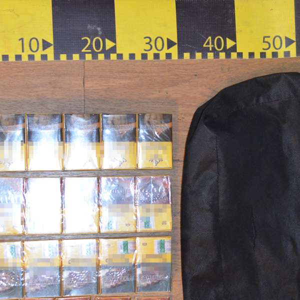 Grup infracţional specializat în contrabandă cu ţigări, destructurat de poliţiştii de frontieră ieşeni