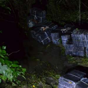 Aproximativ 17.500 de pachete cu ţigări de contrabandă, confiscate la frontiera de nord