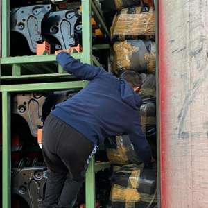 Bunuri în valoare de peste 270.000 de lei, susceptibile a fi contrafăcute, confiscate de polițiștii de frontieră din P.T.F. Giurgiu