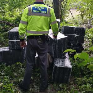 Doi cetăţeni români cercetaţi pentru contrabandă cu ţigări la frontiera de nord