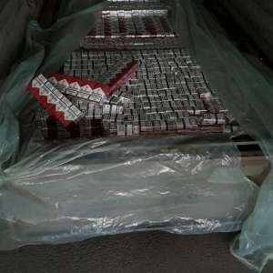 Doi cetăţeni români cercetaţi pentru contrabandă cu ţigări la frontiera de nord