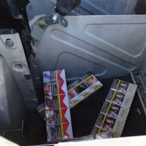 1790 pachete cu țigări, ascunse într-un microbuz, descoperite în P.T.F. Calafat