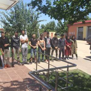 Doi cetăţeni sârbi cercetați pentru trafic de migranţi