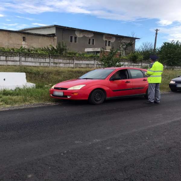 Vasluian depistat la volan, deși nu avea acest drept