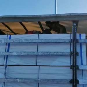 Nouă cetăţeni străini depistați ascunși  în două camioane la  P.T.F. Vărșand și P.T.F Nădlac