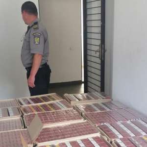 Peste 34.000 de pachete cu țigări de contrabanda, depistate la graniţa cu Ucraina