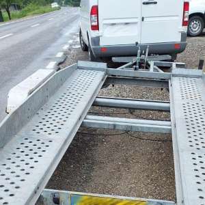 Tânăr cercetat pentru infracţiuni săvârşite la regimul circulaţiei