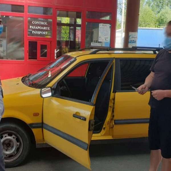 Asigurare falsă, descoperită de polițiștii de frontieră în P.T.F. Sculeni