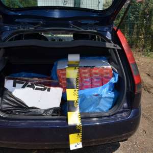 Țigarete de contrabandă, în valoare de peste 27.000 de lei, descoperite de polițiștii de frontieră brăileni