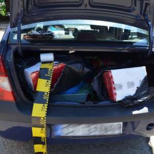 Țigarete de contrabandă, în valoare de peste 27.000 de lei, descoperite de polițiștii de frontieră brăileni