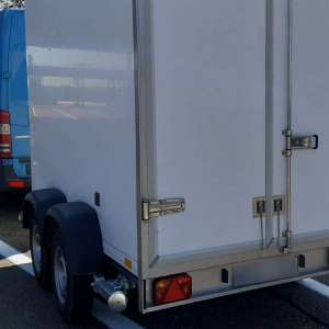 Remorcă neînmatriculată, depistată în trafic