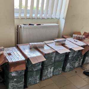 4.000 de pachete cu ţigări de contrabandă, reținute la frontiera de nord