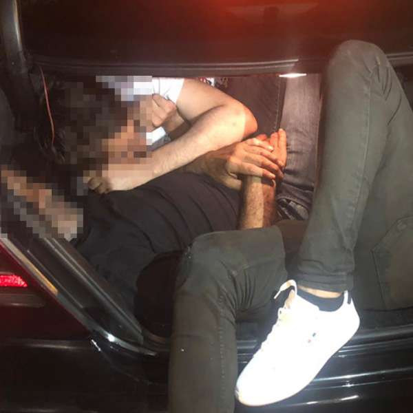 Douăzeci şi cinci de cetăţeni străini, depistaţi ascunşi în autovehicule, la PTF Nădlac II
