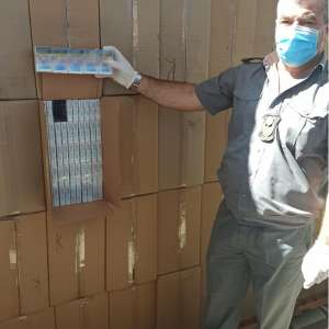 CAPTURĂ DE ŢIGĂRI RECORD ÎN ACEST AN:  162.500 pachete cu țigări,  ascunse într-un camion la Punctul de Trecere a Frontierei Bechet