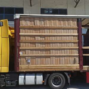 CAPTURĂ DE ŢIGĂRI RECORD ÎN ACEST AN:  162.500 pachete cu țigări,  ascunse într-un camion la Punctul de Trecere a Frontierei Bechet