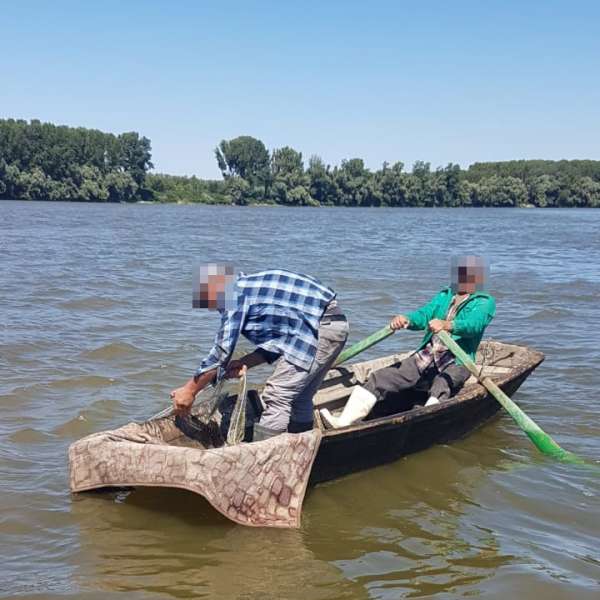 Doi braconieri depistaţi de polițiștii de frontieră brăileni