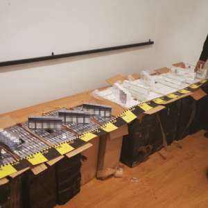 Peste 10.000 pachete cu țigări, confiscate la granița cu Ucraina