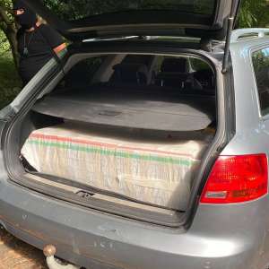 Cetățean român cercetat pentru contrabandă  și țigări în valoare de 34.000 lei confiscate