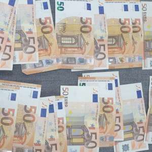 Un polițist de frontieră a refuzat 1.000 euro mită de la un cetățean român pentru a nu lua măsurile legale cu privire la doi turci