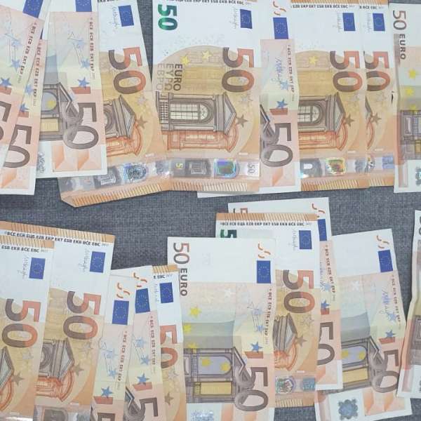 Un polițist de frontieră a refuzat 1.000 euro mită de la un cetățean român pentru a nu lua măsurile legale cu privire la doi sirieni