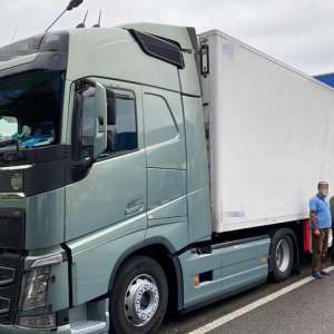 Cetăţean sirian depistat ascuns sub un automarfar, la P.T.F. Nădlac I