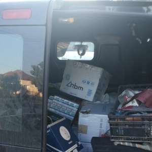 Doi cetățeni români cercetați pentru contrabandă cu țigări