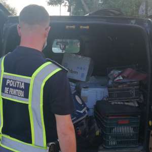 Doi cetățeni români cercetați pentru contrabandă cu țigări