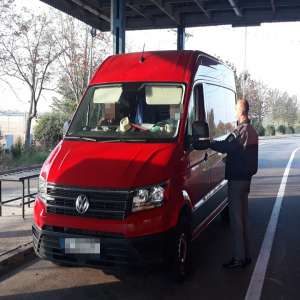 La volan, deşi avea dreptul de a conduce suspendat