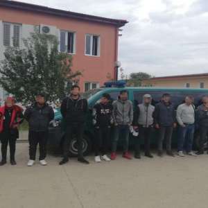 Patru români cercetaţi pentru călăuzirea a 14 cetăţeni turci