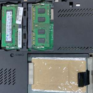 Monede şi lingouri descoperite ascunse în bagajele unui cetăţean român la Aeroportul din Cluj-Napoca