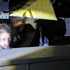 Șase cetățeni turci, depistați ascunși pe platforma unui tren de marfă la P.T.F Curtici