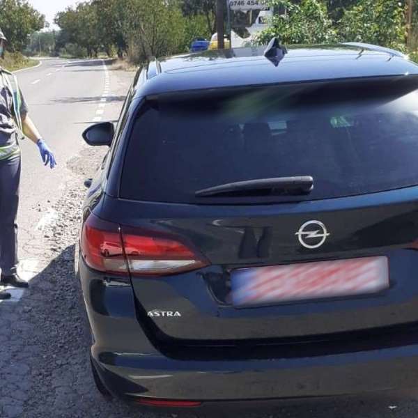 Autoturism cu autorizație de circulație provizorie expirată, depistat în trafic de polițiștii de frontieră