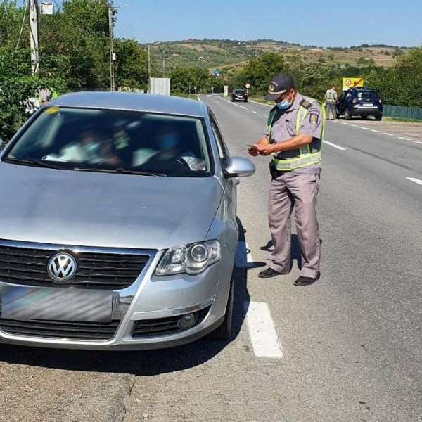 La volan, fără permis de conducere