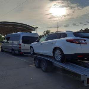 Lipsa unui permis corespunzător nu l-a împiedicat să conducă un ansamblu auto