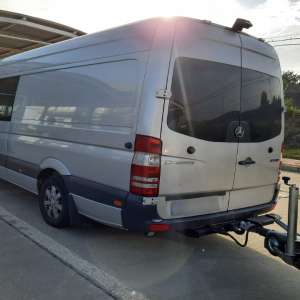 Lipsa unui permis corespunzător nu l-a împiedicat să conducă un ansamblu auto