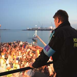 Corpul Permanent al Poliţiştilor de Frontieră şi Gărzii de Coastă, din cadrul FRONTEX