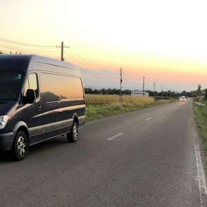 La volan, deşi avea dreptul de a conduce autovehicule anulat