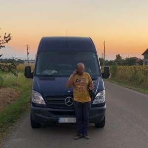 La volan, deşi avea dreptul de a conduce autovehicule anulat