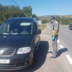 Autoturism neînmatriculat descoperit de polițiștii de frontieră