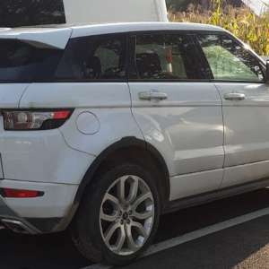 Land Rover căutat de autorităţile din Italia, depistat în judeţul Suceava