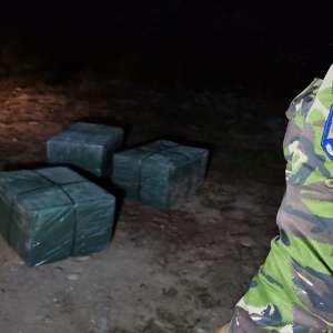 Un cetățean român cercetat pentru contrabandă și 21.000 de pachete cu țigări  confiscate la frontiera de nord a României