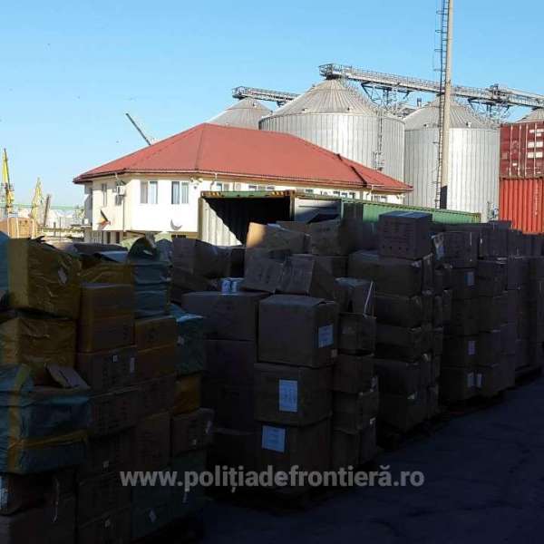 Articole de scris susceptibile a fi contrafăcute, confiscate în Portul Constanţa Sud Agigea