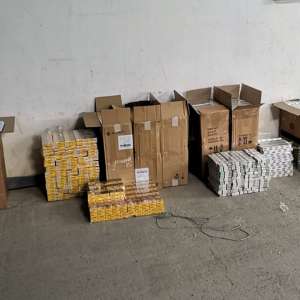 Aproape 9.000 de pachete cu țigări de contrabandă, confiscate la frontiera de nord a României