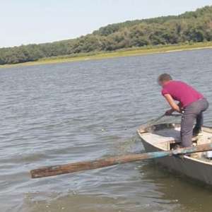 Lucrări penale pentru braconaj piscicol, întocmite de polițiștii de frontieră