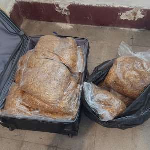 Tutun ascuns în maşină, descoperit în P.T.F Valea lui Mihai